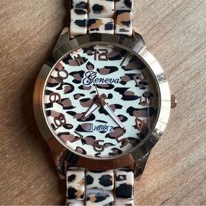 Geneva Leopard print ladies watch NEW BATTERY